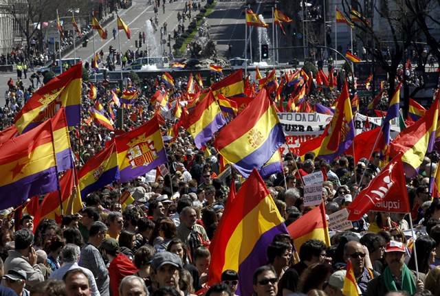 Las banderas y los regímenes a examen