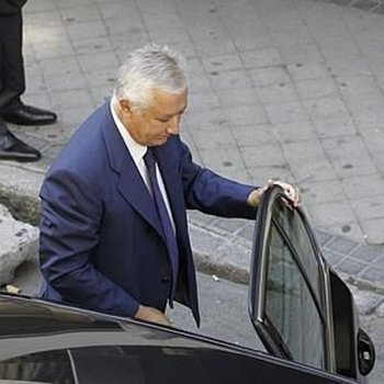 Cascos y Arenas son abucheados antes de declarar ante Ruz