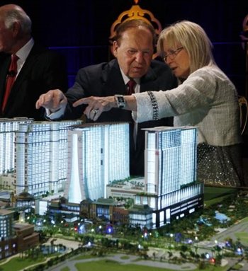 Rajoy 'está pasando' de Adelson