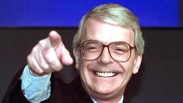 Candeleda espera al ex primer ministro británico John Major  