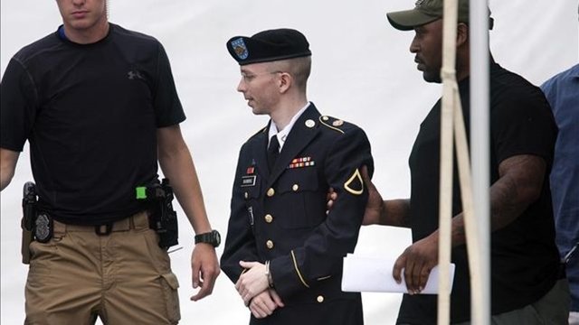 Manning pide perdón a Estados Unidos