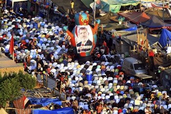 Los fieles a Mursi continuan manifestándose