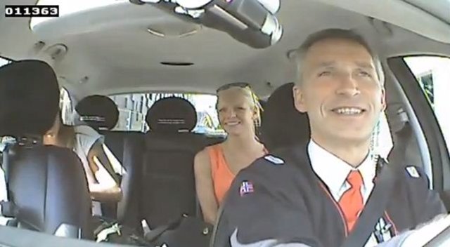 Primer ministro se disfraza de taxista