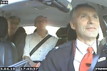 Primer ministro se disfraza de taxista
