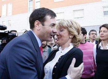 Tomás Gómez , Dolores de Cospedal y un tranvia