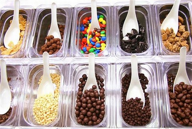 Cuidado con los yogurt helados y los toppings