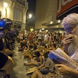 Los indignados recuperan la Puerta del Sol