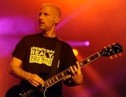 Moby luce una camiseta de “ Democracia Real Y a ” en el festival de música Electromar