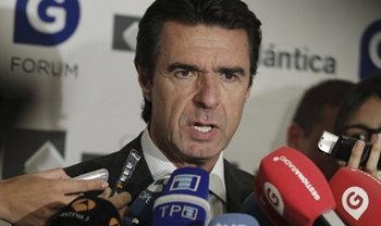 'Muy partidario del autoconsumo' pero con peaje