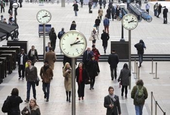 El Gobierno estudiará cambiarnos de huso horario