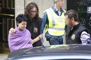 La sedaron y la asfixiaron