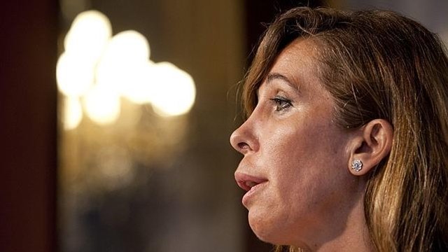 Espiar a un político  'cuesta' 'muy poco'