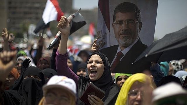 Mursi es imputado de incitación al asesinato