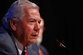 El gobierno griego se planta ante la Troika