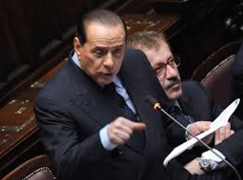 Berlusconi dos años inhabilitado