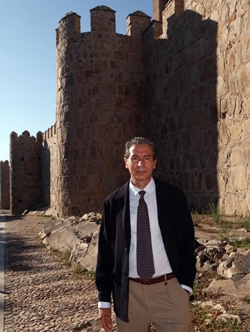 El homenaje debería haber sido postumo