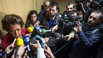 Barberá se explica, Camps desaparece