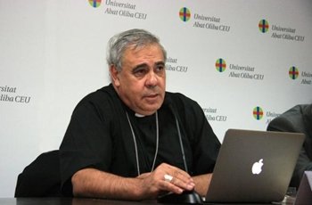 'Por lo que más quieras, cásate, sé sumisa y no abortes'