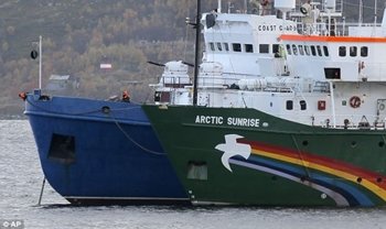 Liberen el Artic Sunrise