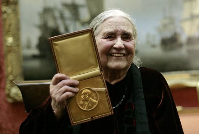 El mundo de las Letras pierden a la Nobel de Literatura, Doris Lessing