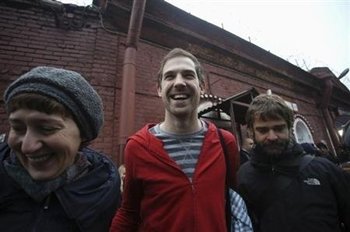 Una amnistía liberará de la carcel a los 30 de Greenpeace