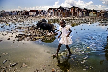 Los niños haitianos narran cómo es su vida cuatro años después del terremoto