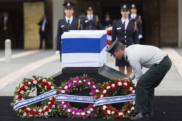 Rinden tributo a Ariel Sharon