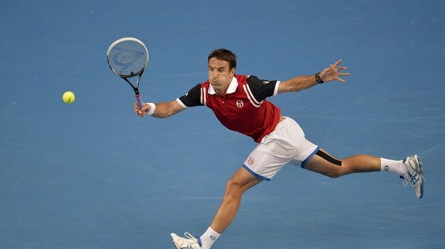 Un impresionante Tommy Robredo llega a octavos