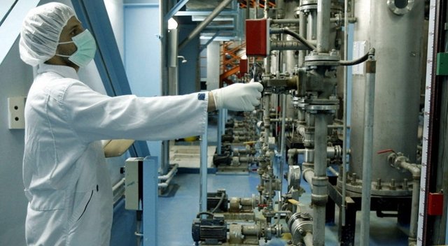 Iran comienza a cumplir su parte del trato