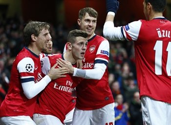 Victoria del Arsenal y lesión de Bendtner