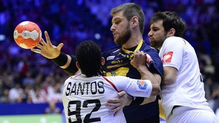 Los 'hispanos' ganan pero sufren mucho