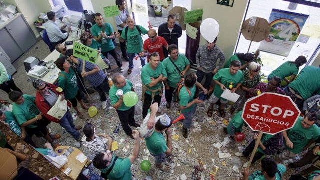 Recuperen las viviendas vacias de los bancos