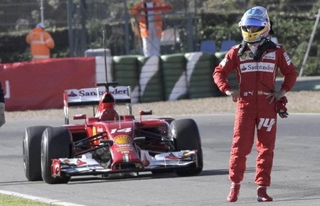 El F14 T da problemas a Alonso