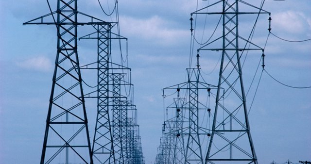 Un millón de euros más al día por la electricidad