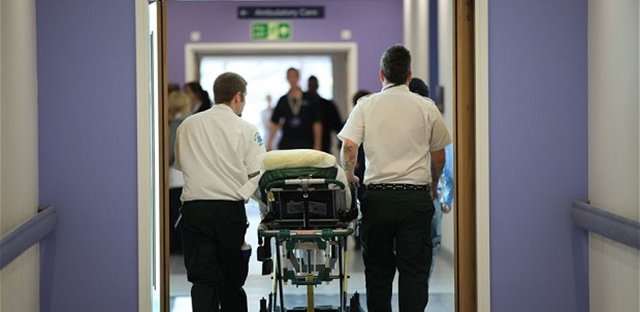 Gran Bretaña planea una reforma sanitaria para hacer pagar a los extranjeros