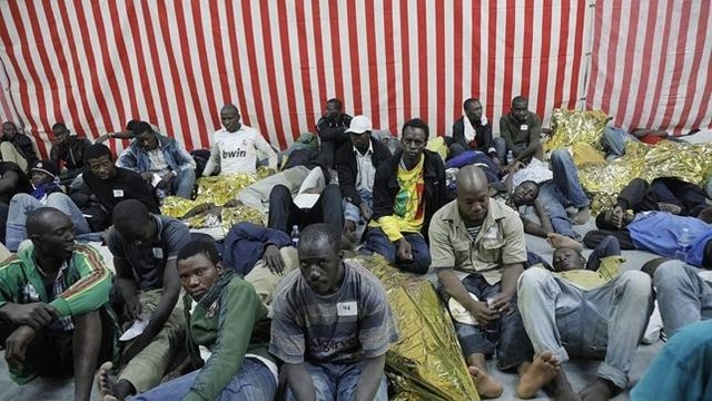Italia evita 'otro Lampedusa'