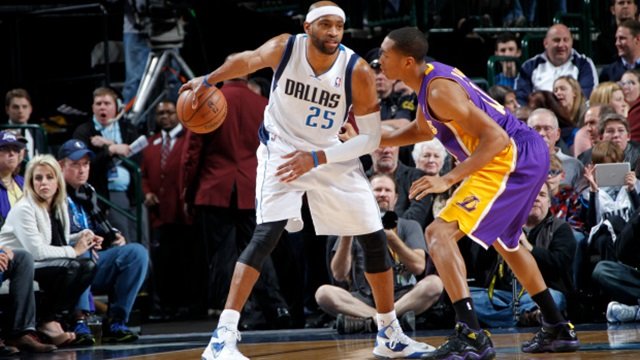 Los Maverick se imponen a unos Lakers en horas bajas
