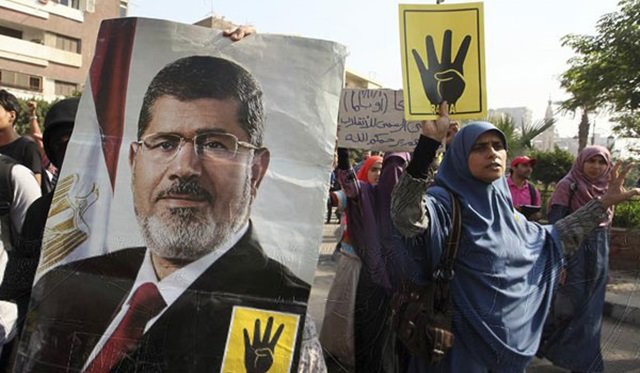 El mal tiempo impide a Mursi asistir a su juicio