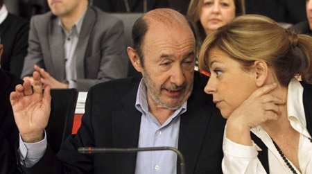 Rubalcaba manda a su número dos a Europa