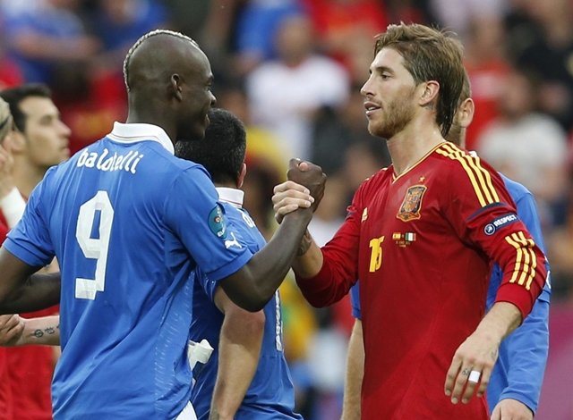 La Roja será “negra” ante Italia