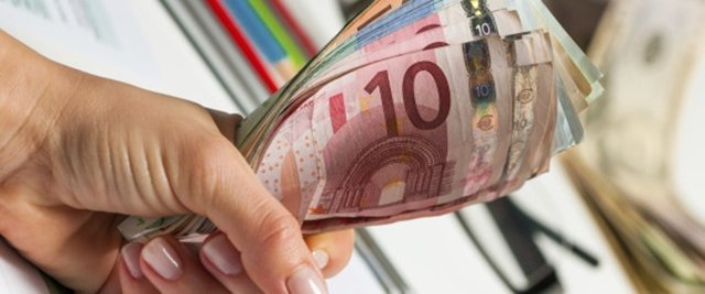 Los salarios bajaron mucho más de lo que se pensaba