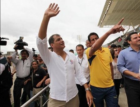 Correa restructura todo su Gobierno tras las elecciones