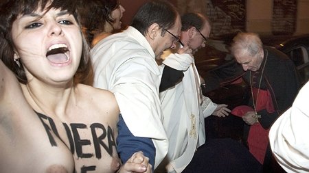 Femen aborda a Rouco Varela
