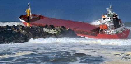 Derramamiento de petroleo al mar en Anglet