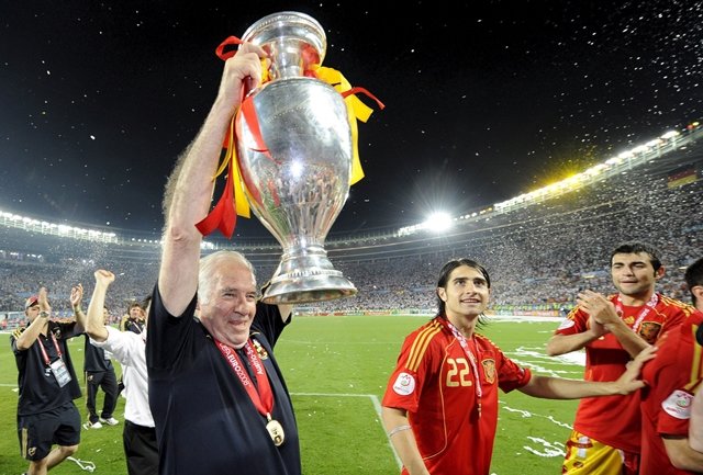 La Comunidad de Madrid concede la Medalla de Oro a Luis Aragonés