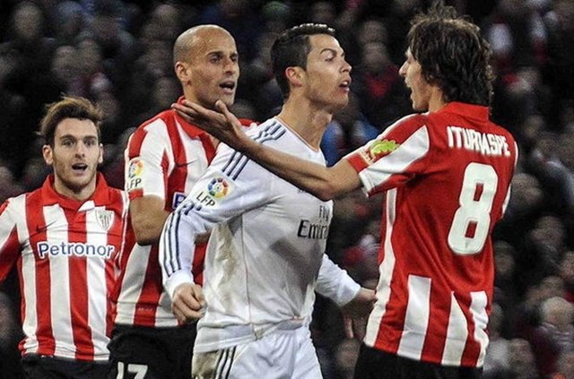 Tres partidos de sanción para Cristiano Ronaldo