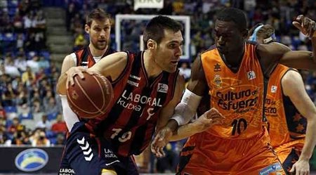 Rafa Martínez convierte al Valencia en semifinalista