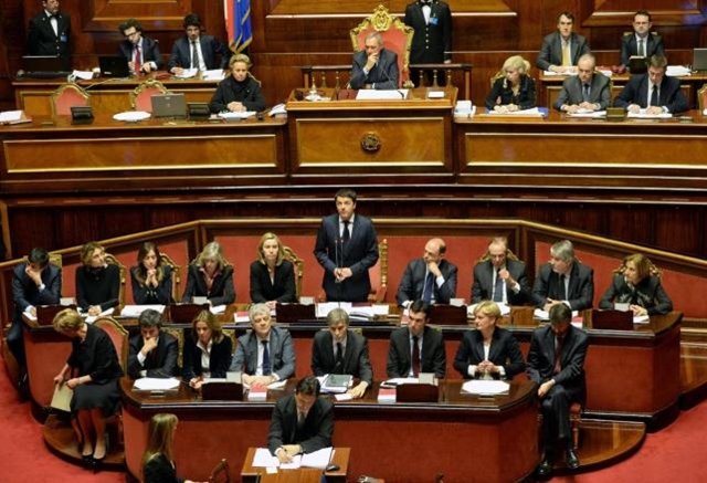 Renzi refuerza el bipartidismo