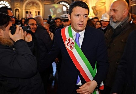 Renzi refuerza el bipartidismo
