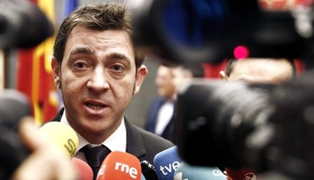 La oposición navarra pide elecciones 